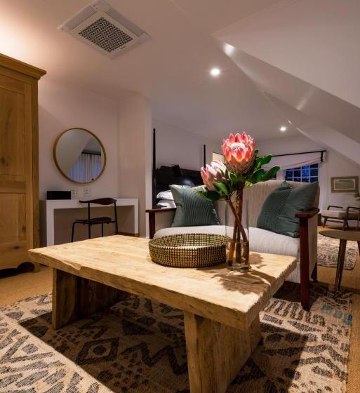 جناح عائلي, Fairview House