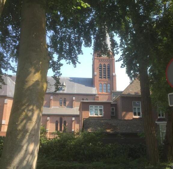 标准单人间, Op Nijverdal