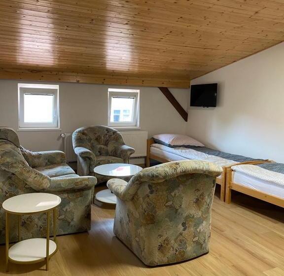 غرفة قياسية رباعية, Penzion U Martina