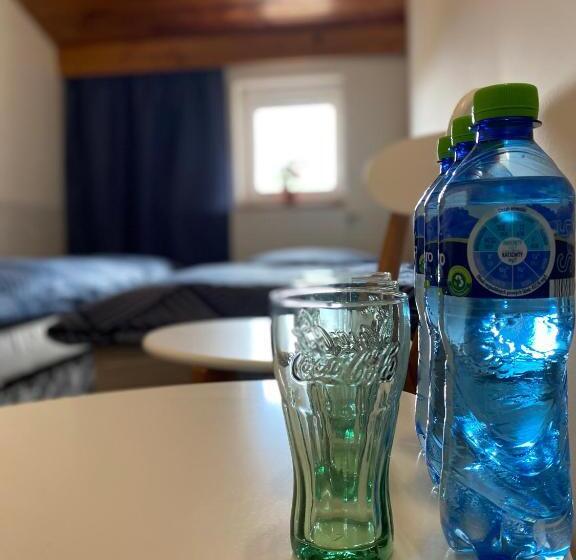 غرفة قياسية ثلاثية, Penzion U Martina