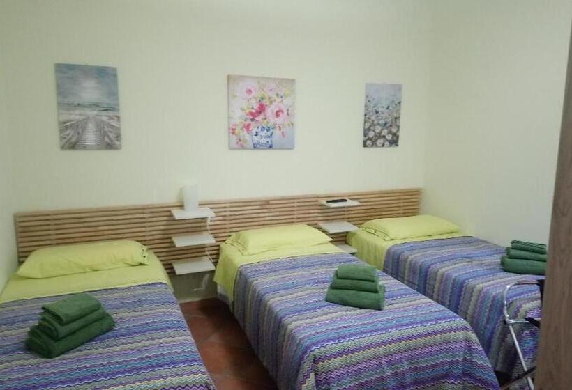 חדר סטנדרט לשלושה עם חדר אמבטיה משוף, Casetta Gaia