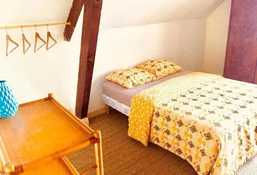 ファミリールーム, Chambres Chez L Habitant Et Table D Hôtes Crocq Le Vieil Hôtel