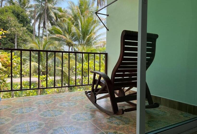 标准房带园景, Naisang Hostel