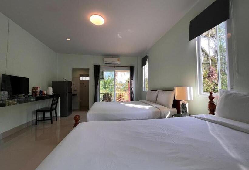 标准三人间, Naisang Hostel