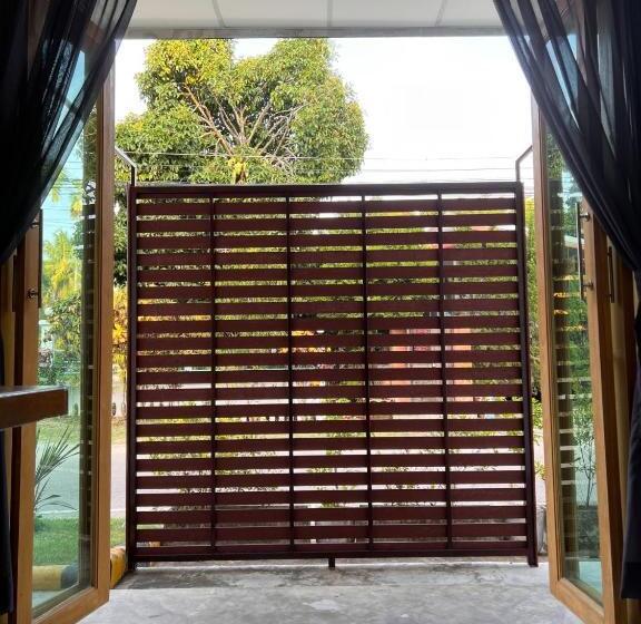 家庭间, Naisang Hostel