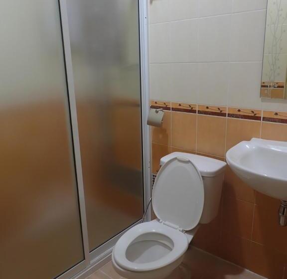 Семейный Номер, Naisang Hostel