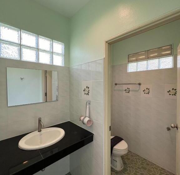 Номер Стандарт, Naisang Hostel
