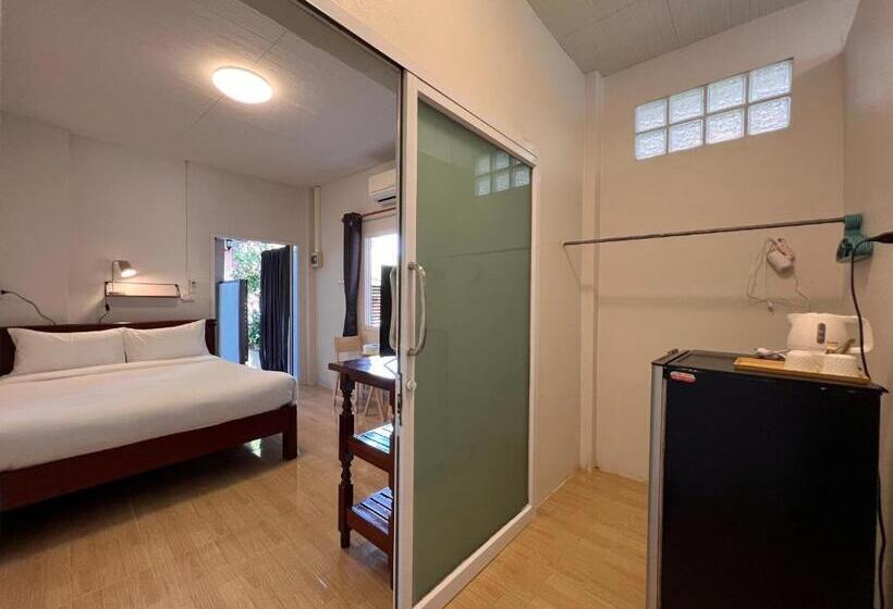 经济房, Naisang Hostel