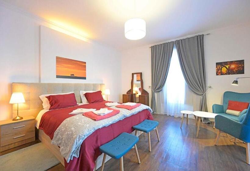 Апартаменты 1 Спальня с Террасой, Matriz Guest House