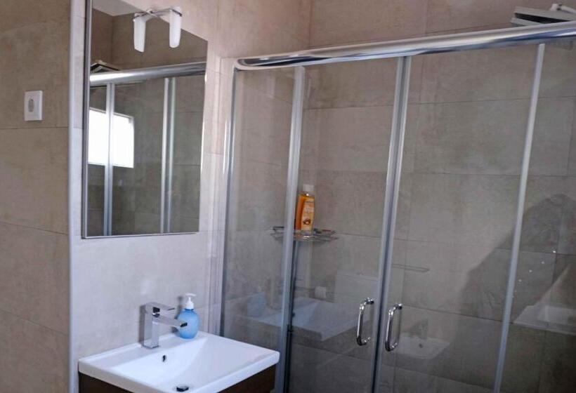 Апартаменты 2 Спальни, Matriz Guest House