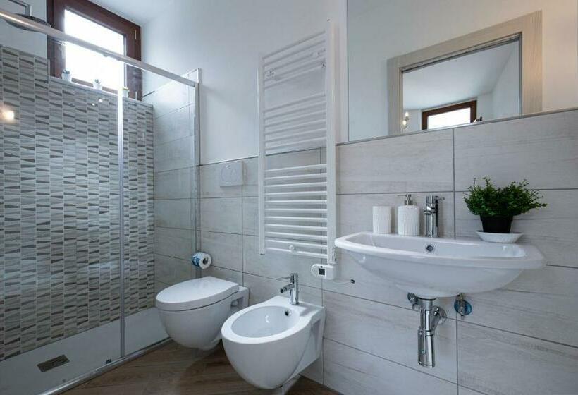 غرفة قياسية ثلاثية, Villa Le Murelle