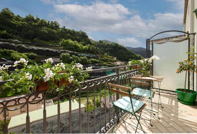 غرفة قياسية مطلة على المتنزه, Villa Le Murelle