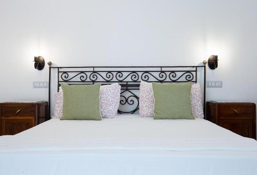 غرفة قياسية مطلة على المتنزه, Villa Le Murelle