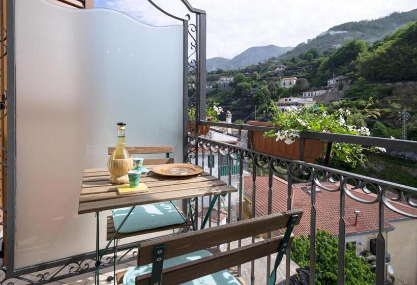 غرفة قياسية ثلاثية, Villa Le Murelle