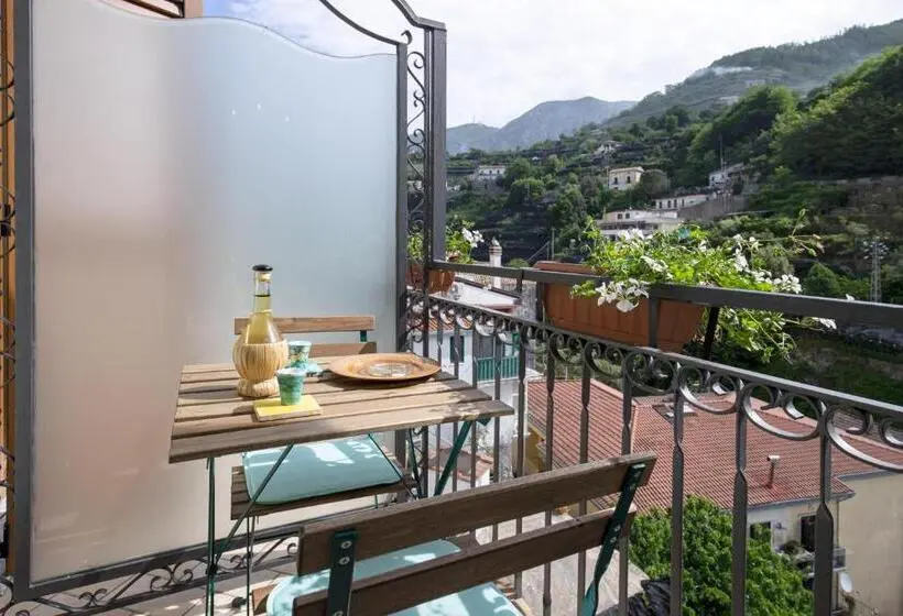 اتاق استاندارد سه نفره, Villa Le Murelle