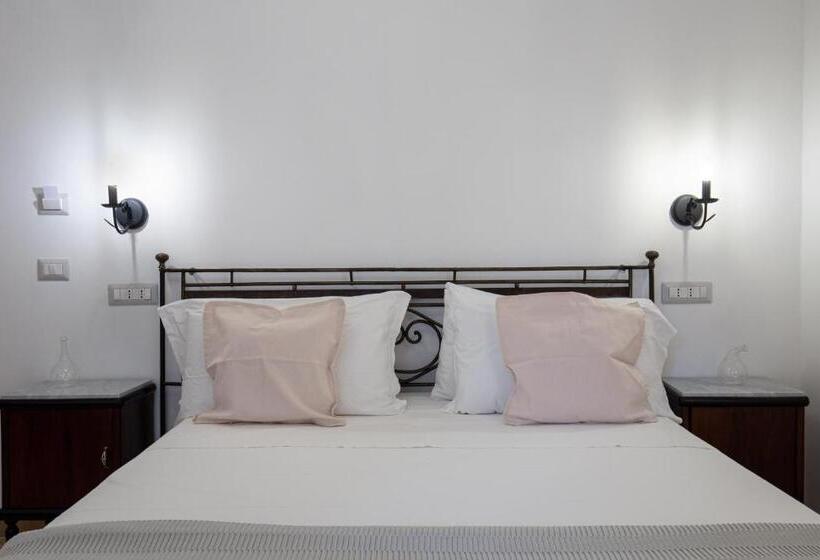 غرفة قياسية ثلاثية, Villa Le Murelle