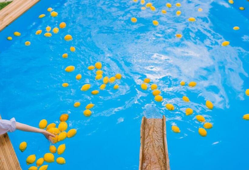 غرفة قياسية ثلاثية, Villa Le Murelle