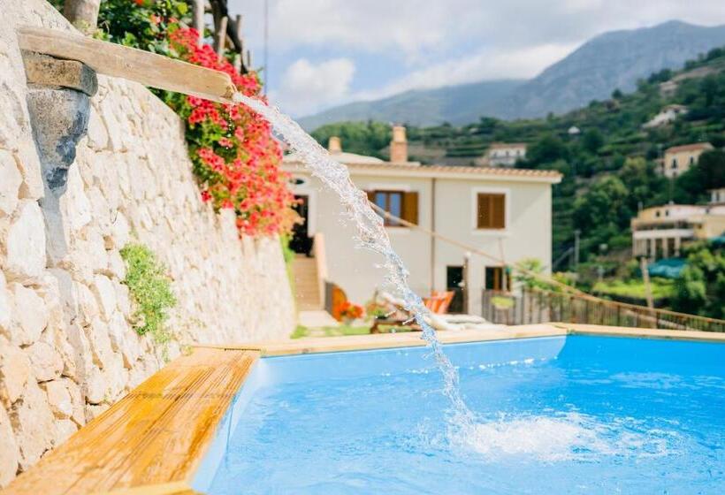 غرفة قياسية ثلاثية, Villa Le Murelle