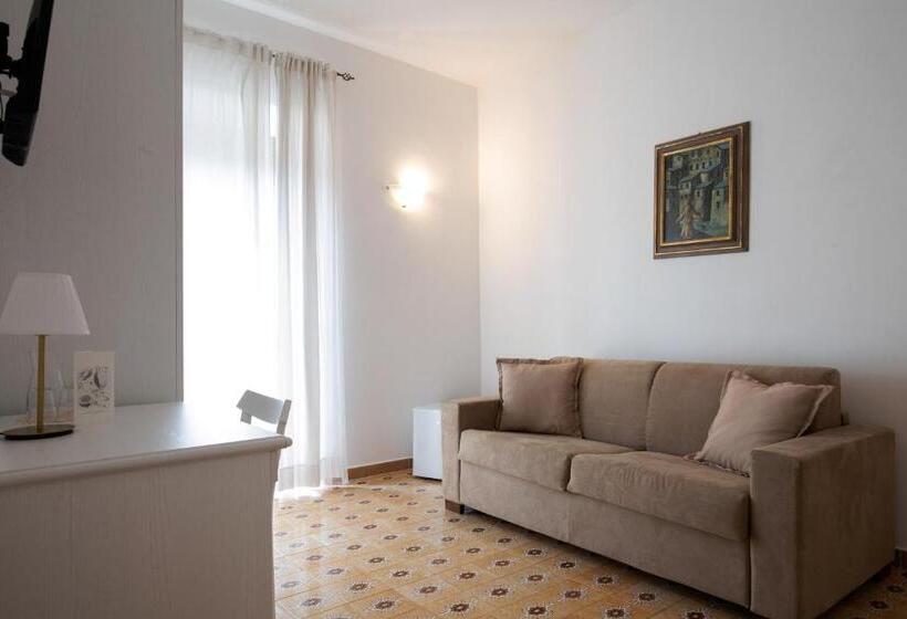 غرفة قياسية رباعية, Villa Le Murelle