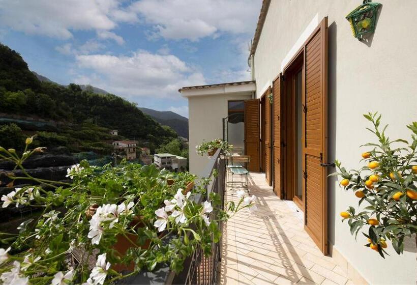 غرفة قياسية رباعية, Villa Le Murelle