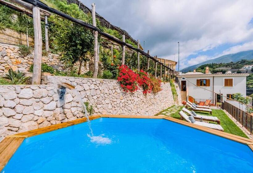 اتاق استاندارد سه نفره, Villa Le Murelle