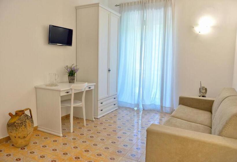 غرفة قياسية رباعية, Villa Le Murelle