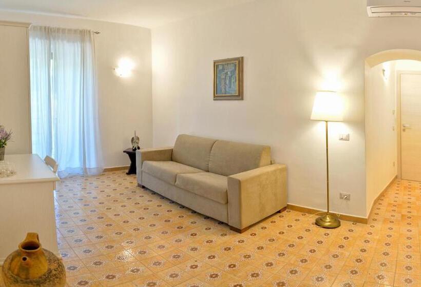 غرفة قياسية رباعية, Villa Le Murelle