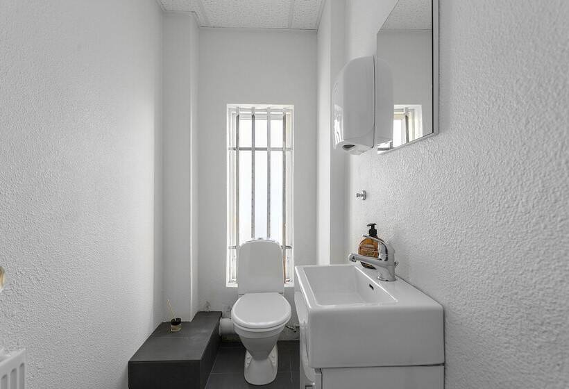 Orta Banyolu Üç Kişilik Standart Oda, Bank Guesthouse