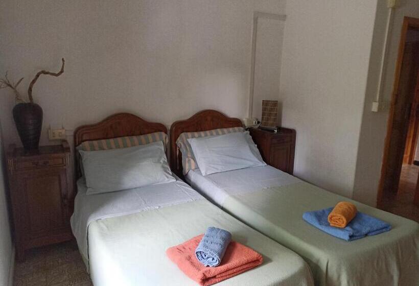 Standard room with outdoor bath, B&b La Scellana