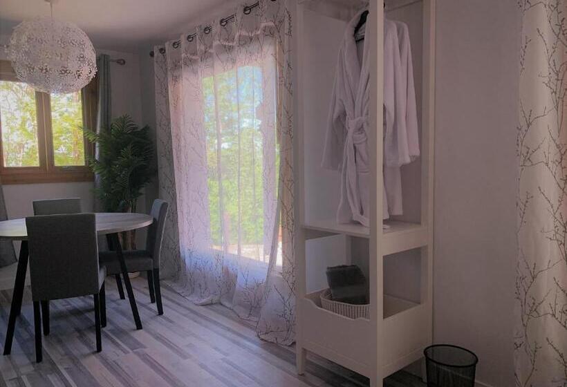 חדר דלוקס עם מיטת קינג, La Bohème   Bed & Breakfast