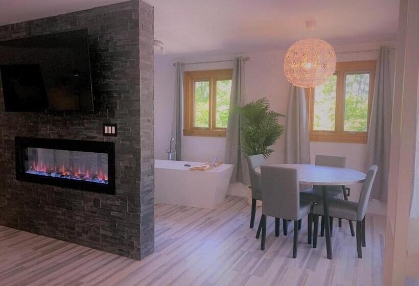 חדר דלוקס עם מיטת קינג, La Bohème   Bed & Breakfast