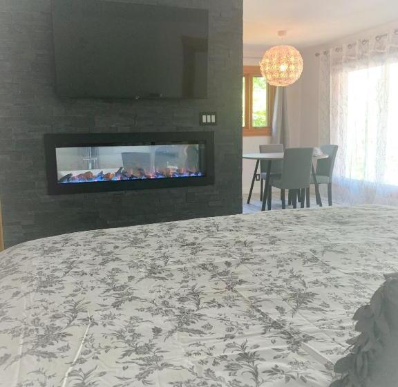 חדר דלוקס עם מיטת קינג, La Bohème   Bed & Breakfast