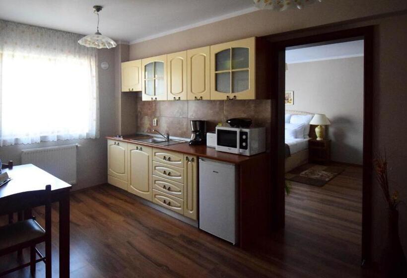 استودیوی استاندارد, Cabrio Apart
