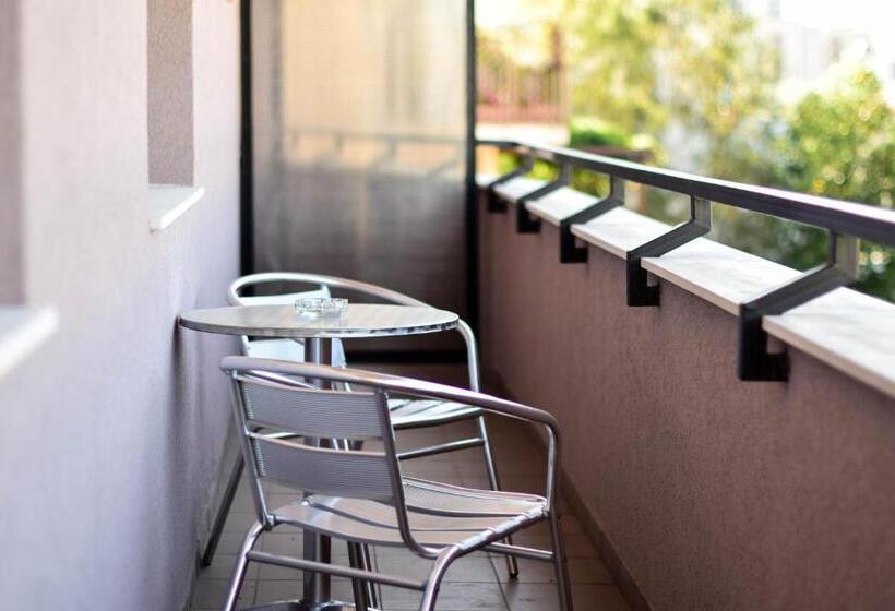 استودیوی استاندارد, Cabrio Apart