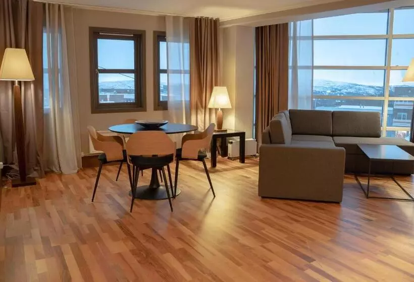 مجموعه ویستا شهر, Canyon Hotell
