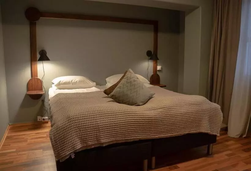 مجموعه ویستا شهر, Canyon Hotell