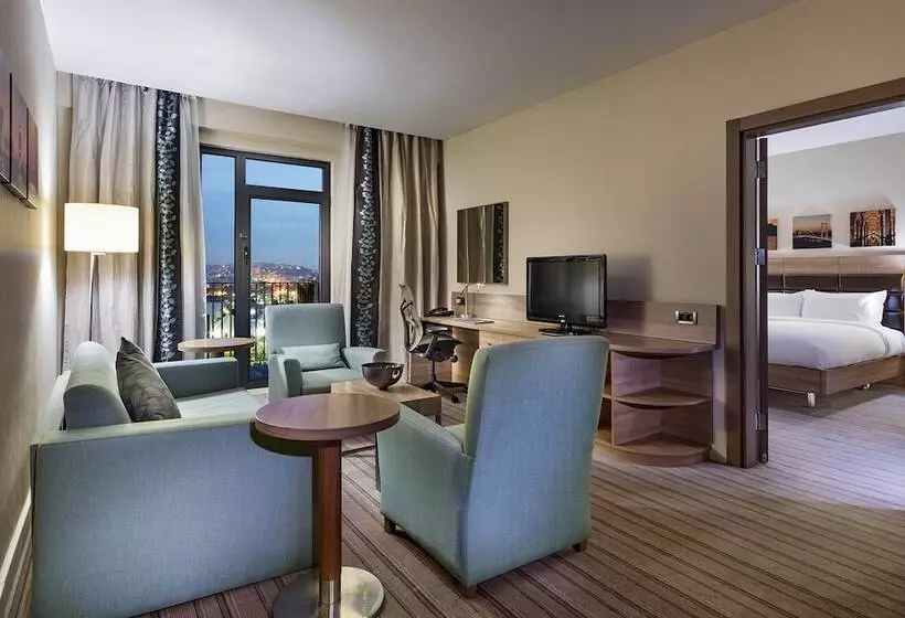 Suite King Bed