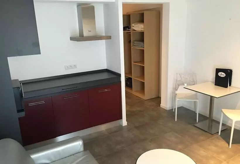 آپارتمان 1 خوابه با بالکن و چشم‌انداز دریا, En Aparté