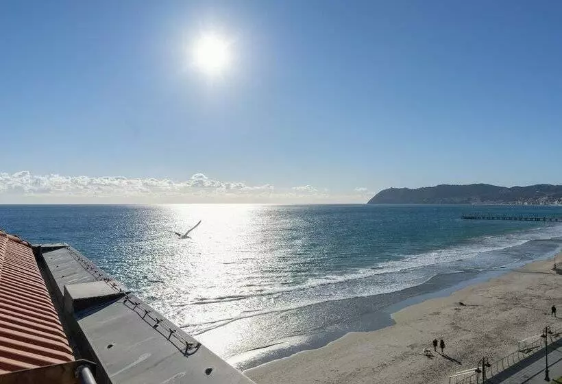سوئیت پنت هاوس, Grand Hotel Alassio Beach & Spa Resort