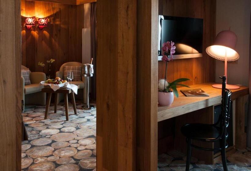 سوییت, Alexander Charme