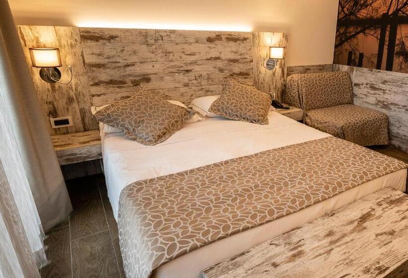 جناح جونيور, Ambassador