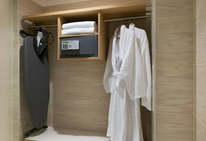 סוויטה, Precise House Mantegna Roma