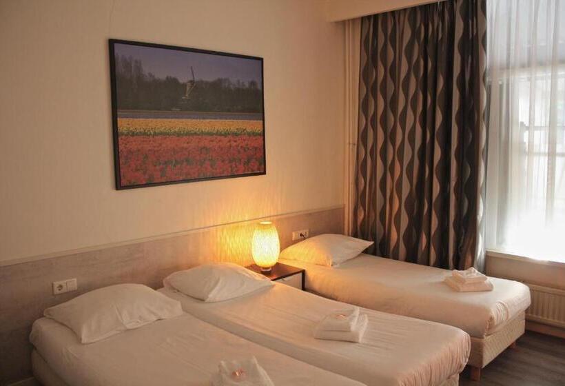 חדר סטנדרט לשלושה, Benno