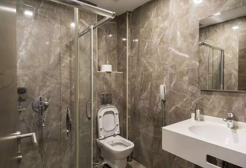 Deluxe Room, Bucoleon By Cheers