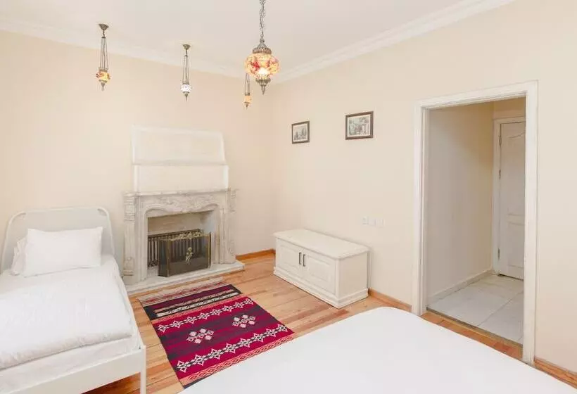 Standard Triple Room, Bucoleon By Cheers