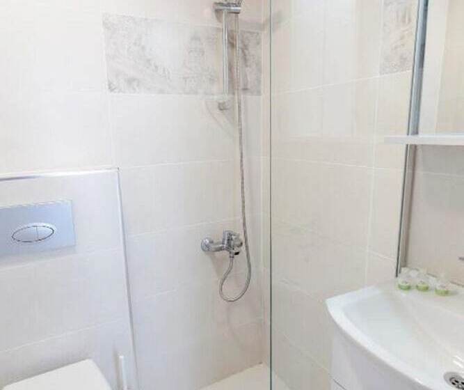 Ekonomik Oda, Bucoleon By Cheers