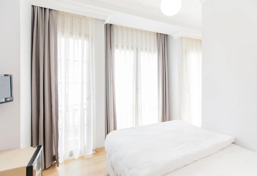 Ekonomik Oda, Bucoleon By Cheers