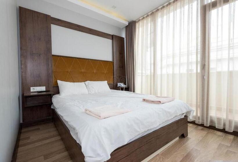 Delüks Üç Kişilik Oda, Bucoleon By Cheers