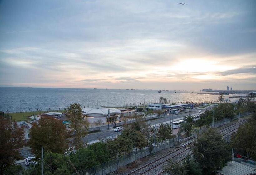 Suite with Terrace, Bucoleon By Cheers