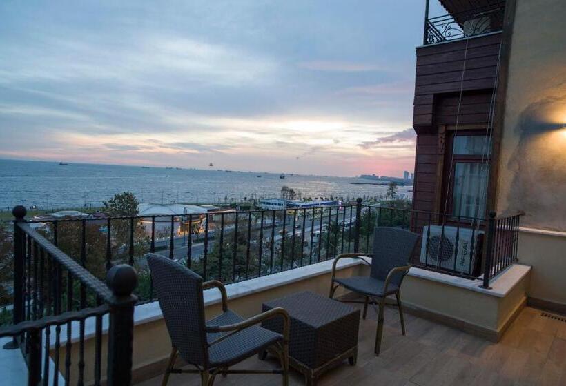 Suite with Terrace, Bucoleon By Cheers